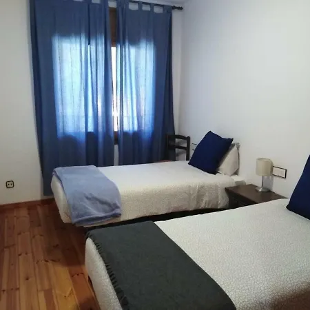 Appartement Pis Gran I Acollidor Amb Llar De Foc, A